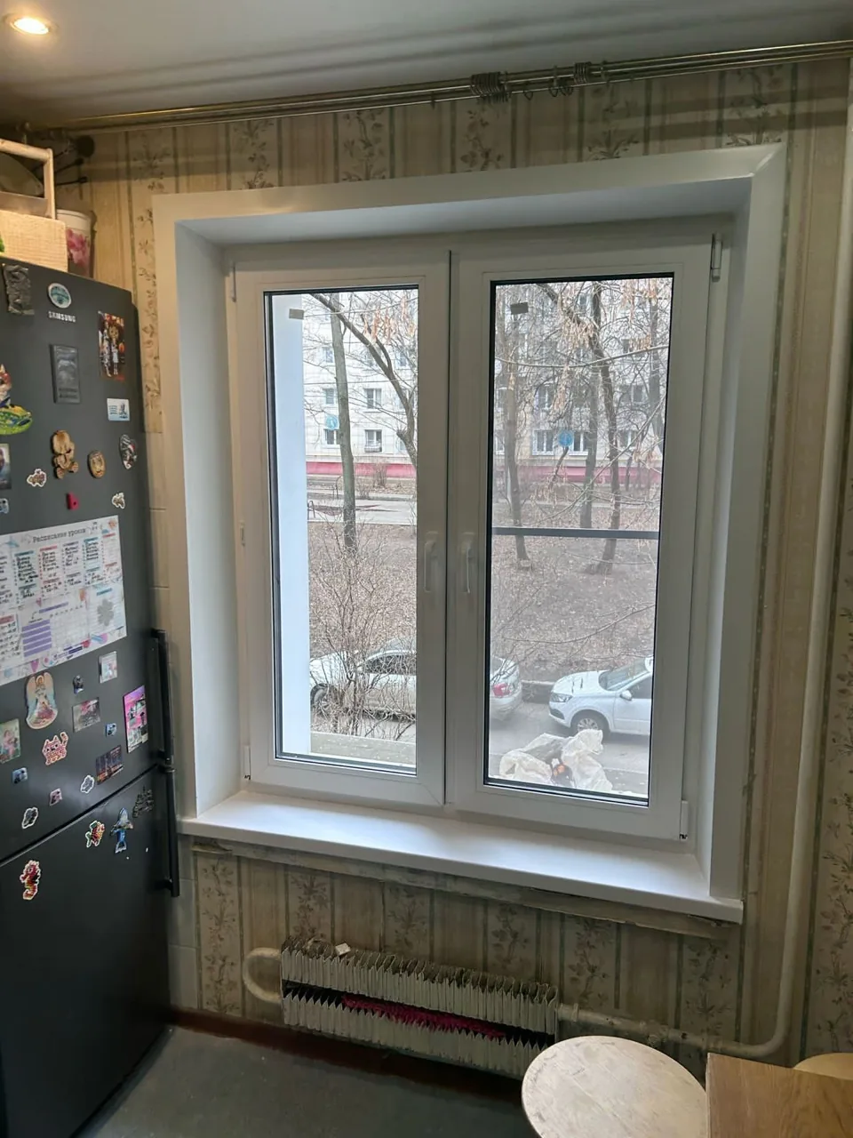 Пластиковое окно на кухне