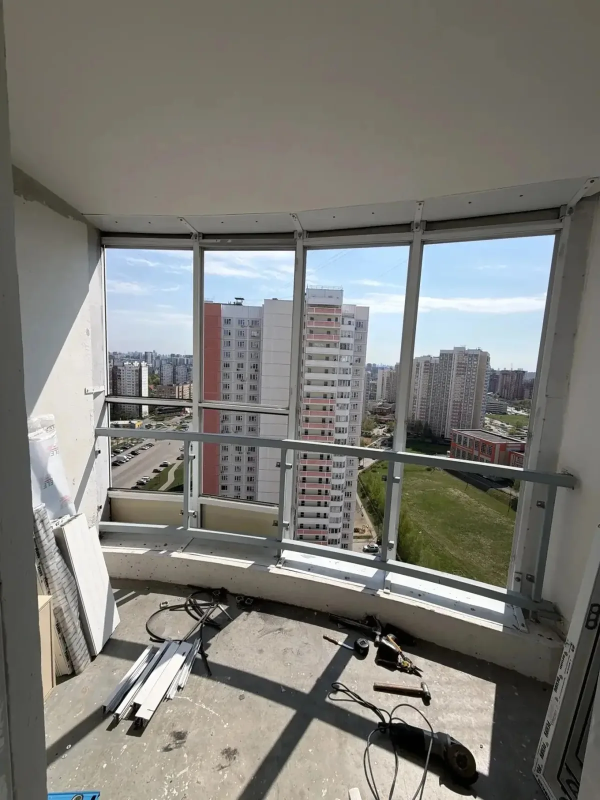 Остекление и отделка балкона